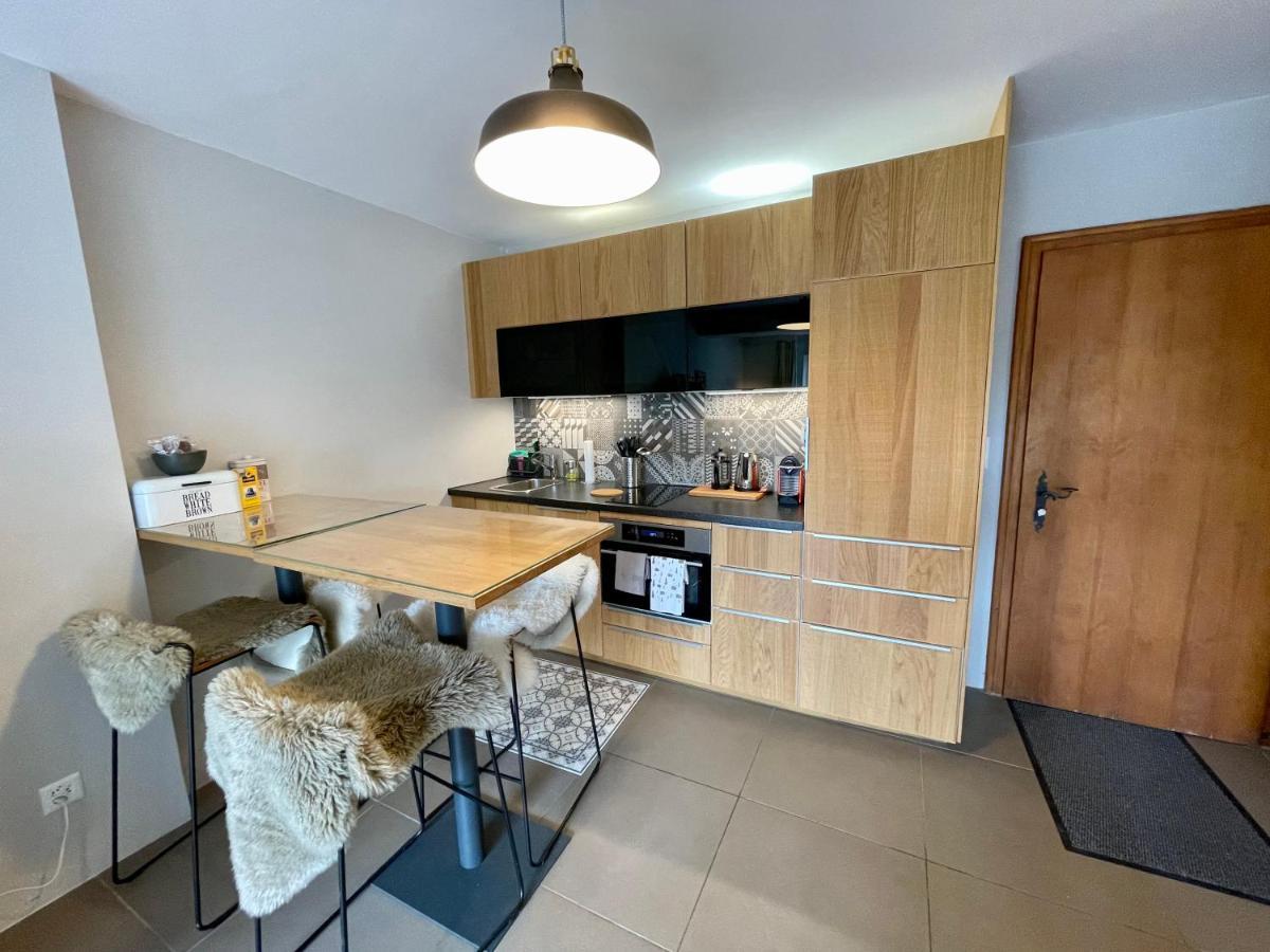 Apartment 2 *