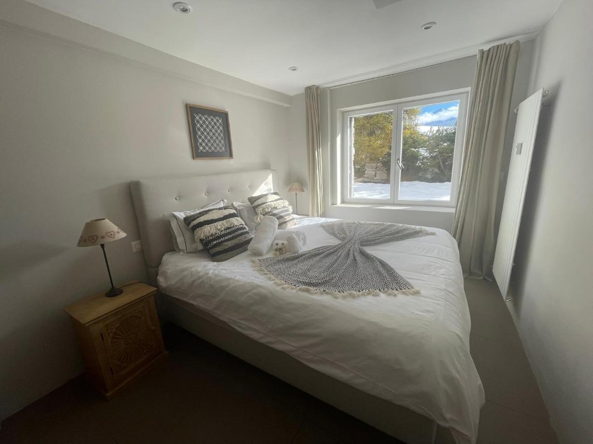 Apartment 2 *