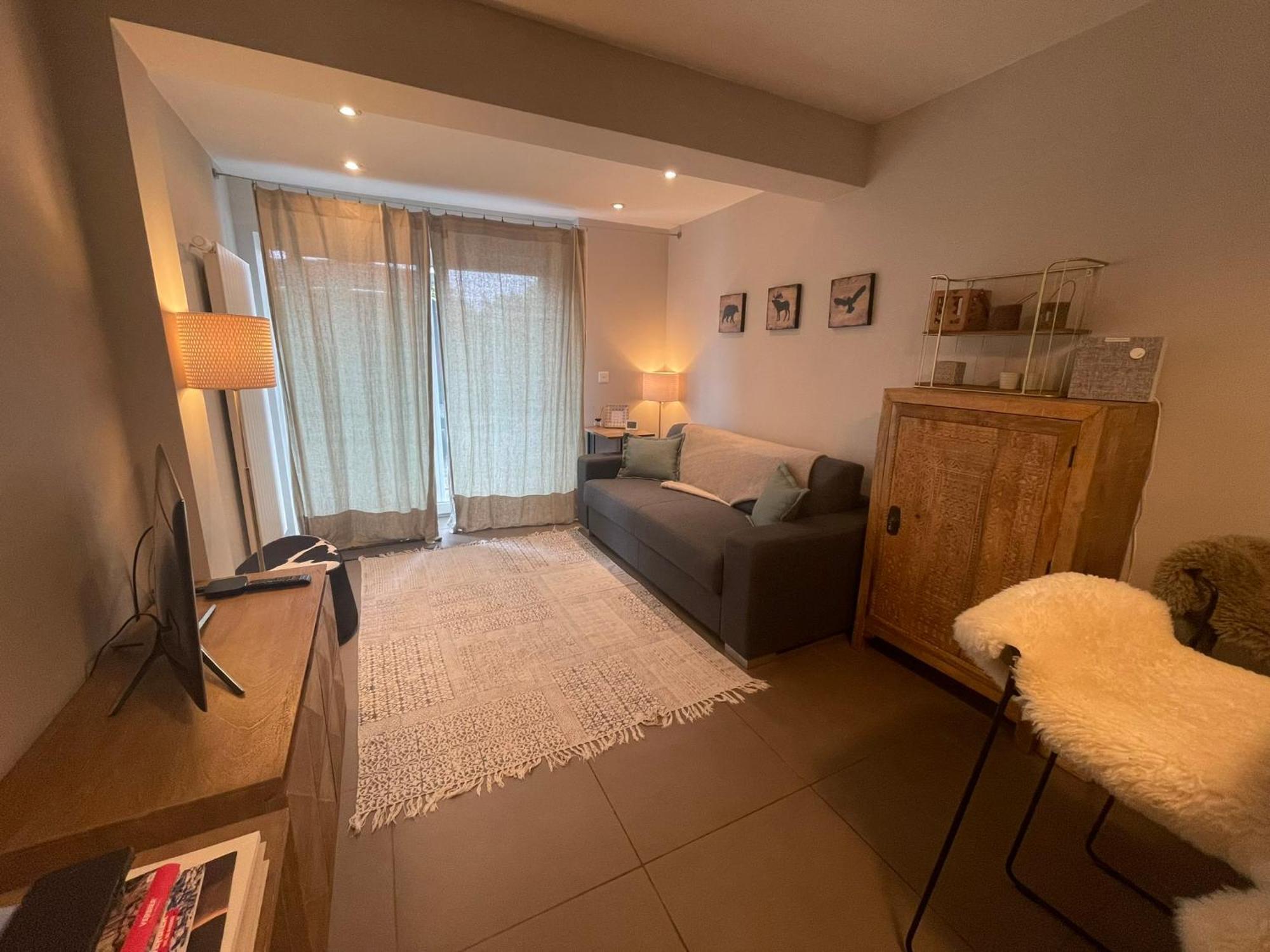 2 Apartment *